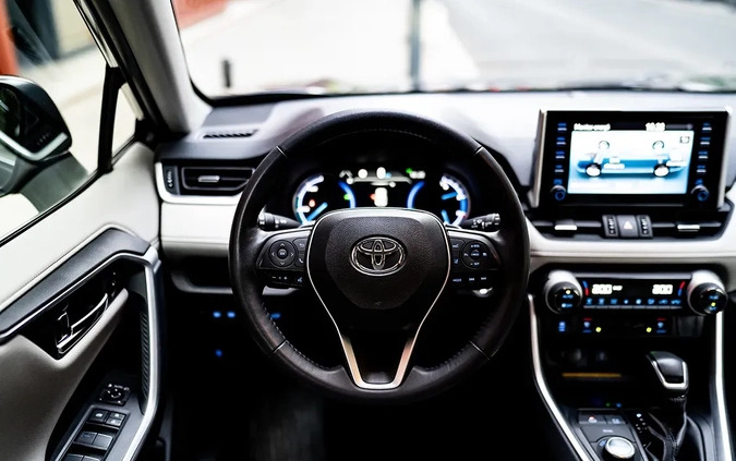 Toyota RAV4 cena 188000 przebieg: 33000, rok produkcji 2021 z Piaski małe 352